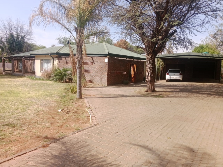 3 Bedroom Property for Sale in Kuruman Northern Cape
